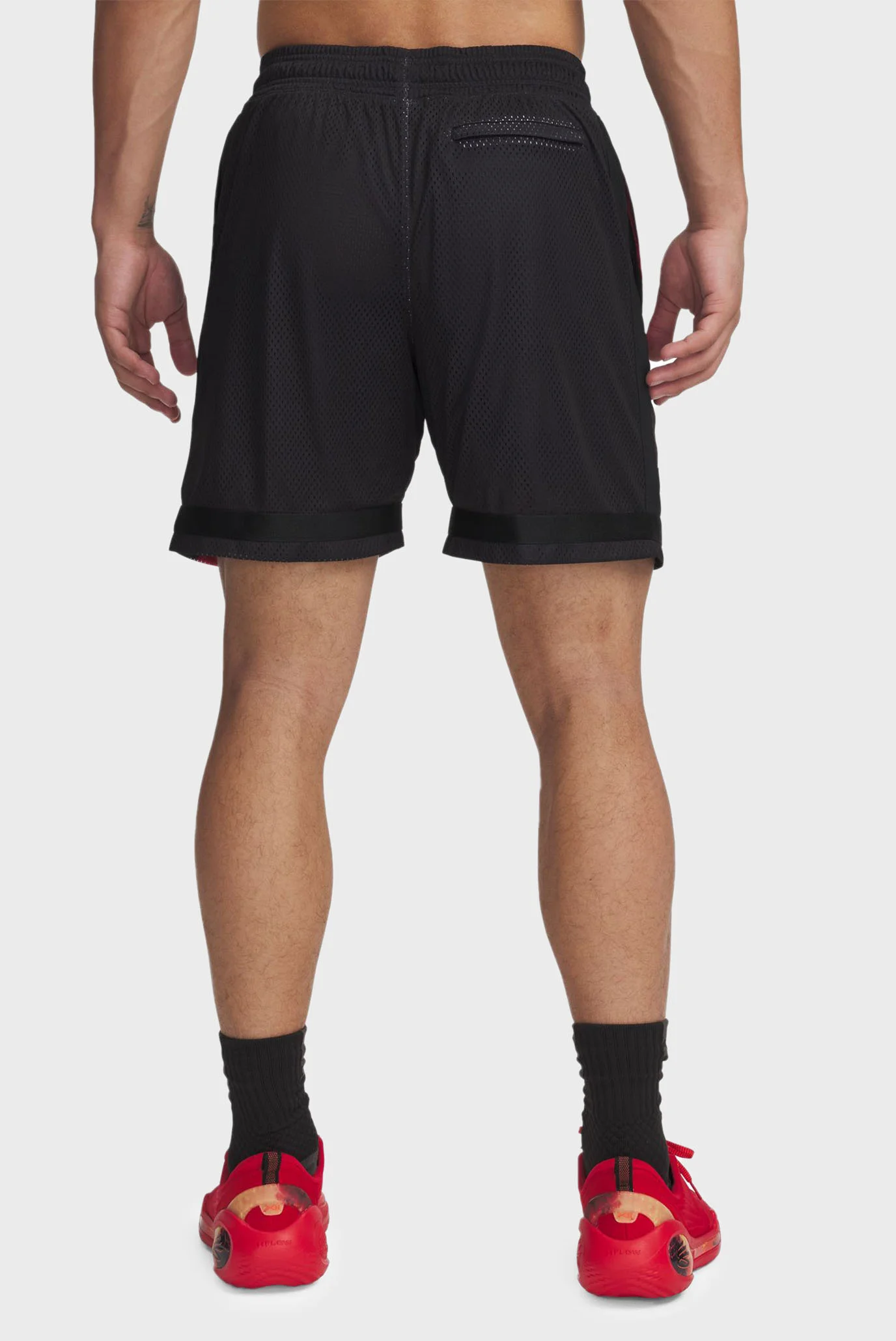 Under Armour მამაკაცის შორტი