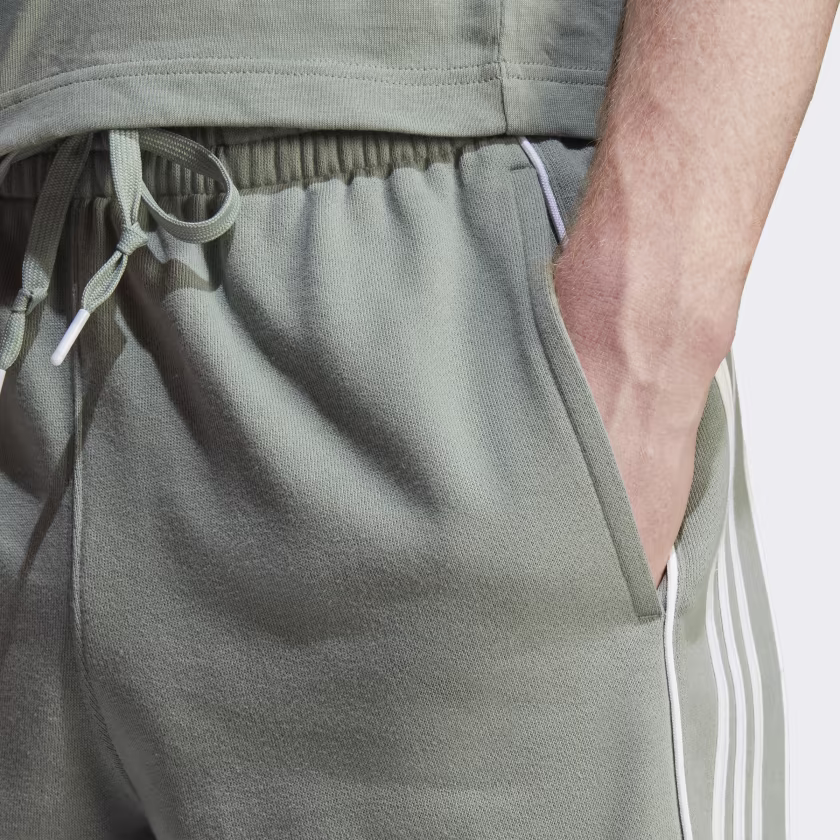 Adidas მამაკაცის შორტი ESS SHORT