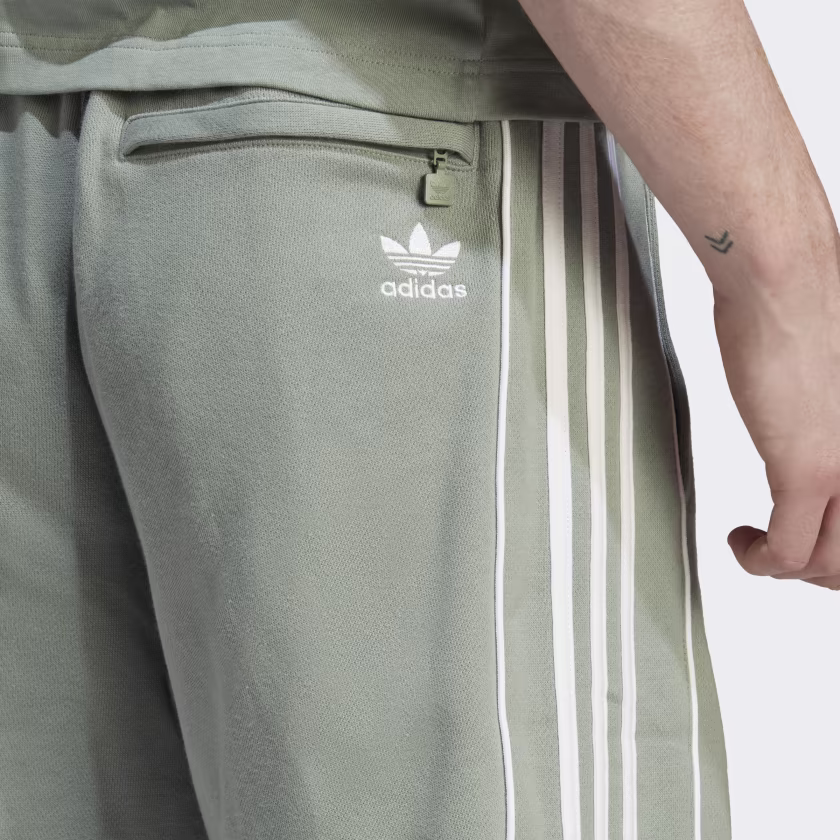 Adidas მამაკაცის შორტი ESS SHORT