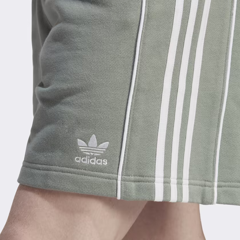 Adidas მამაკაცის შორტი ESS SHORT