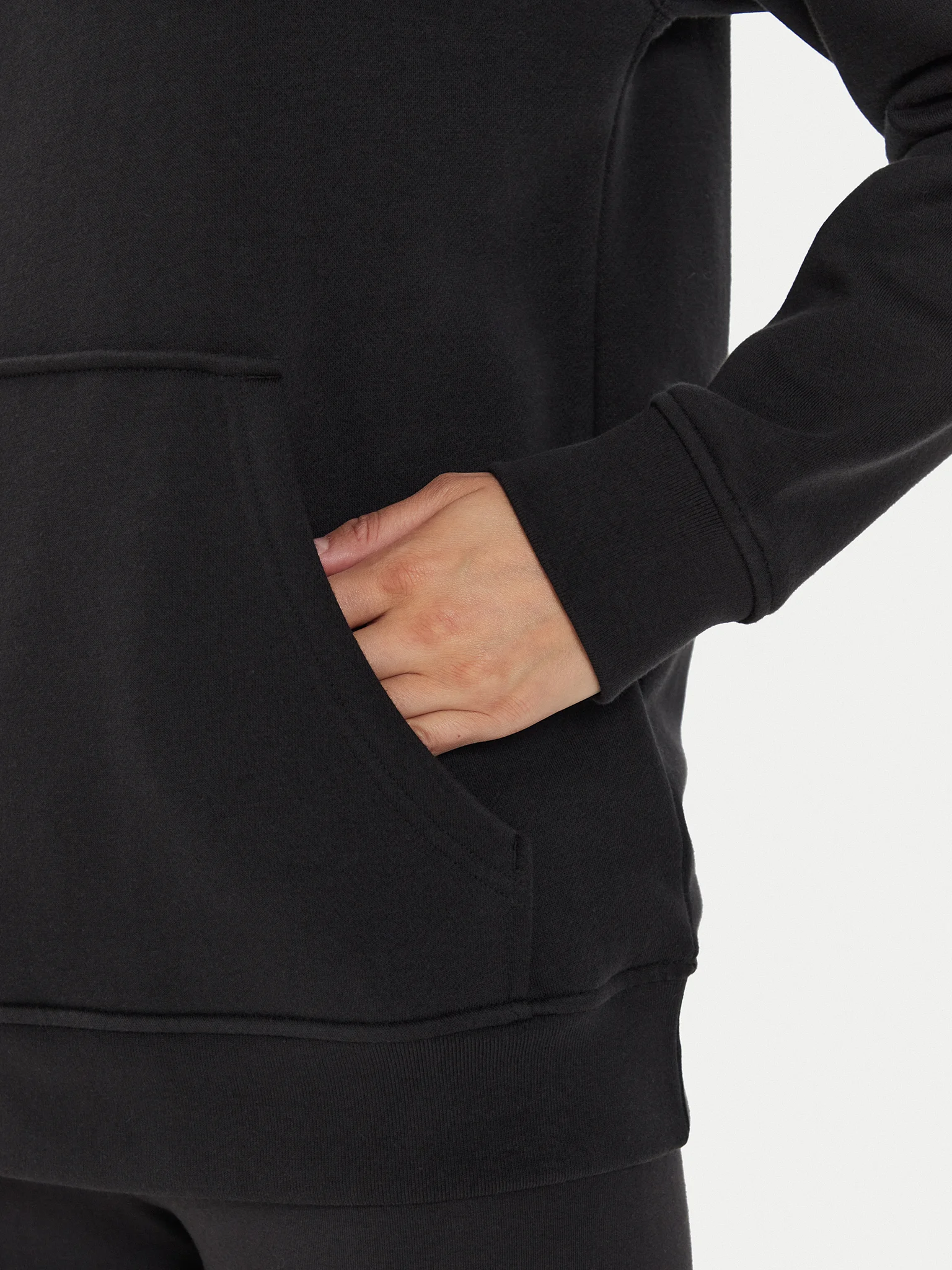 Adidas ქალის ჯემპრი HOODIE