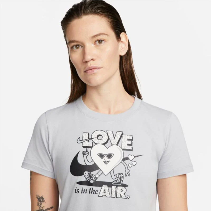 Nike ქალის მაისური W NSW TEE SS VDAY