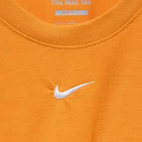 Nike ქალის მაისური W NSW ESSNTL TEE SLIM CRP LBR
