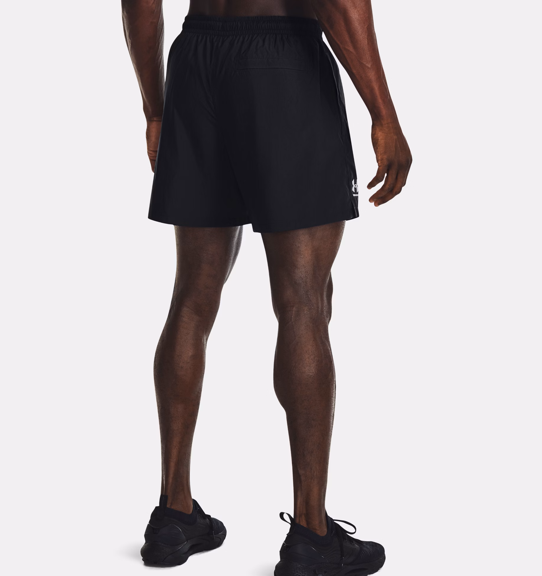 Under Armour მამაკაცის შორტი