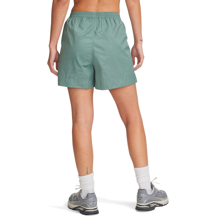 Under Armour ქალის შორტი
